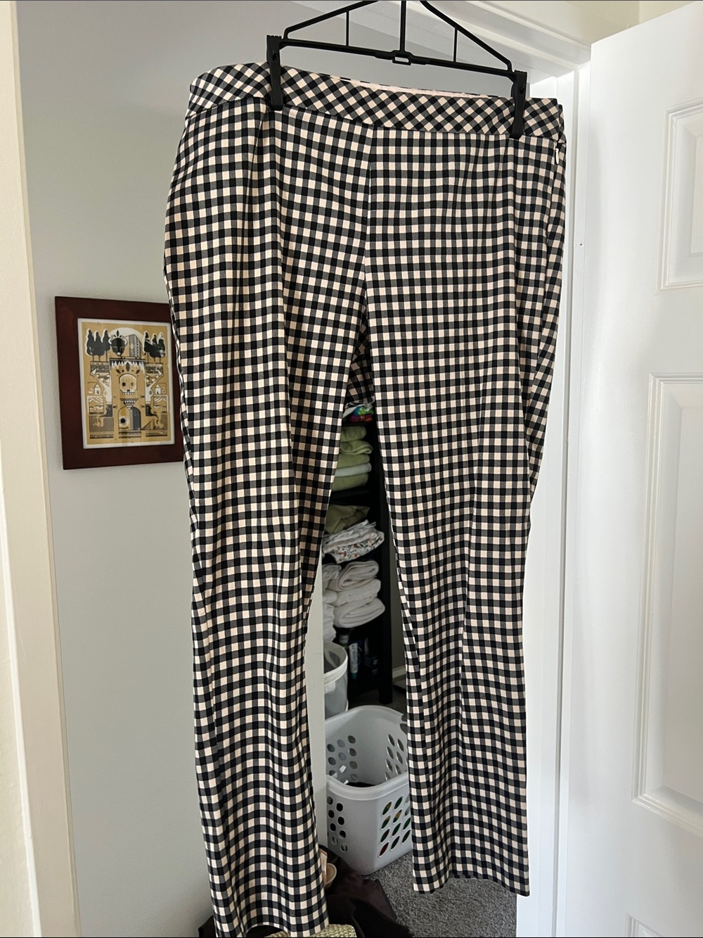 H&M black and blush cropped pants